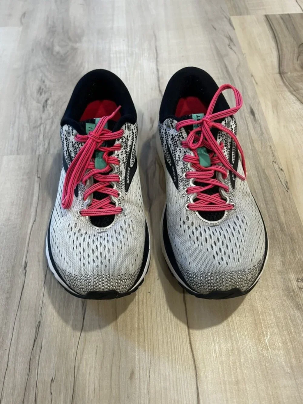 Brooks Women’s Ghost 11 1202771B192 Pink Gray Running Shoes SIZE 9